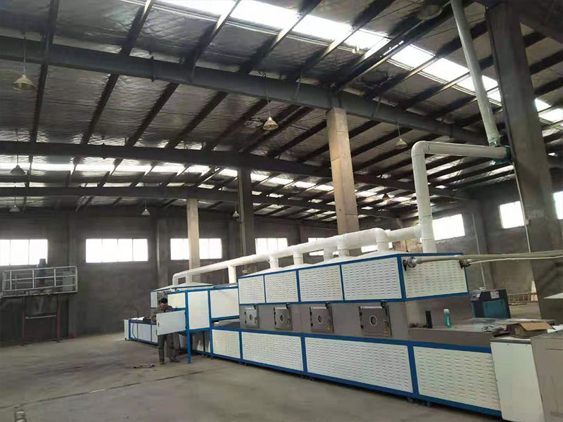 選對微波烘干設(shè)備不難！多行業(yè)適配方法 + 低碳考量